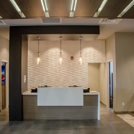 Wingate By Wyndham Dieppe Moncton Bagian luar foto