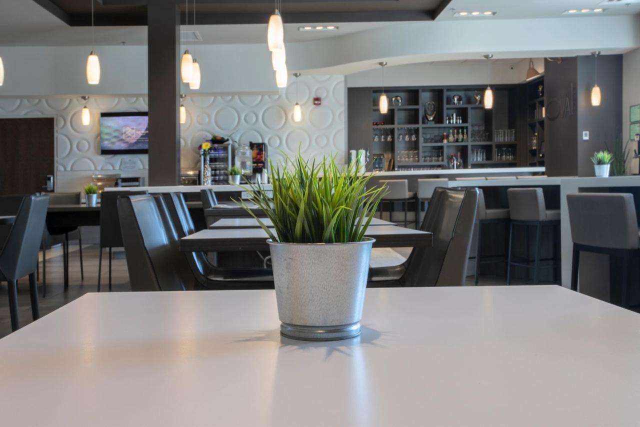 Wingate By Wyndham Dieppe Moncton Bagian luar foto