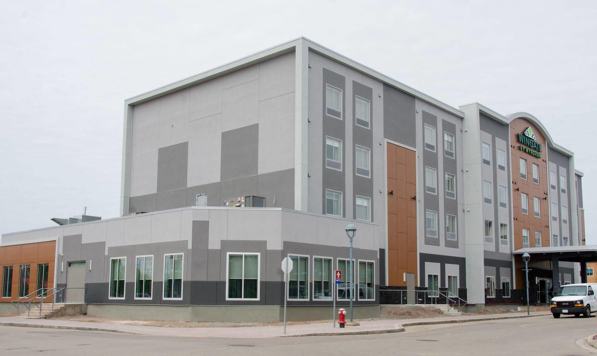 Wingate By Wyndham Dieppe Moncton Bagian luar foto