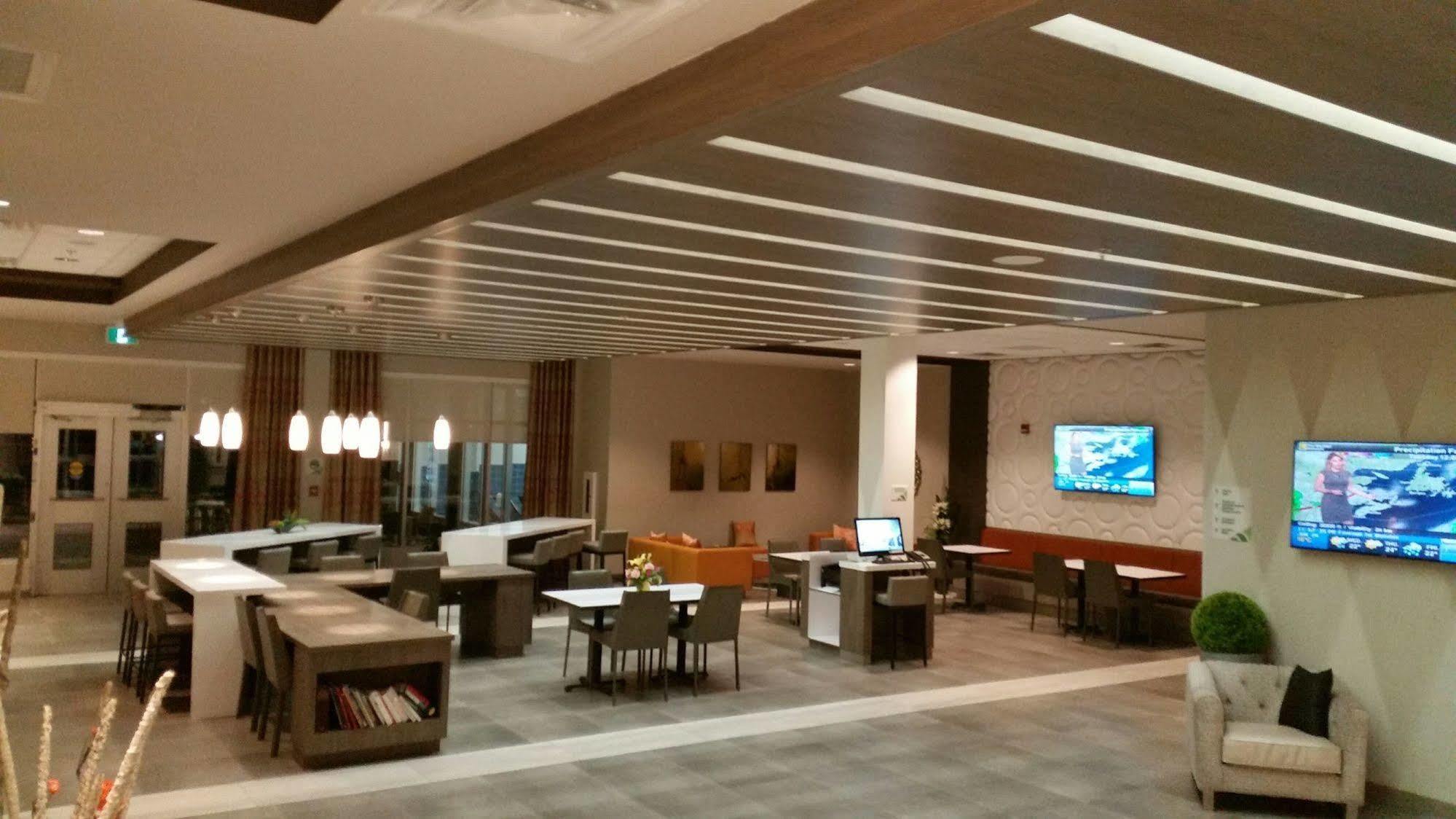 Wingate By Wyndham Dieppe Moncton Bagian luar foto