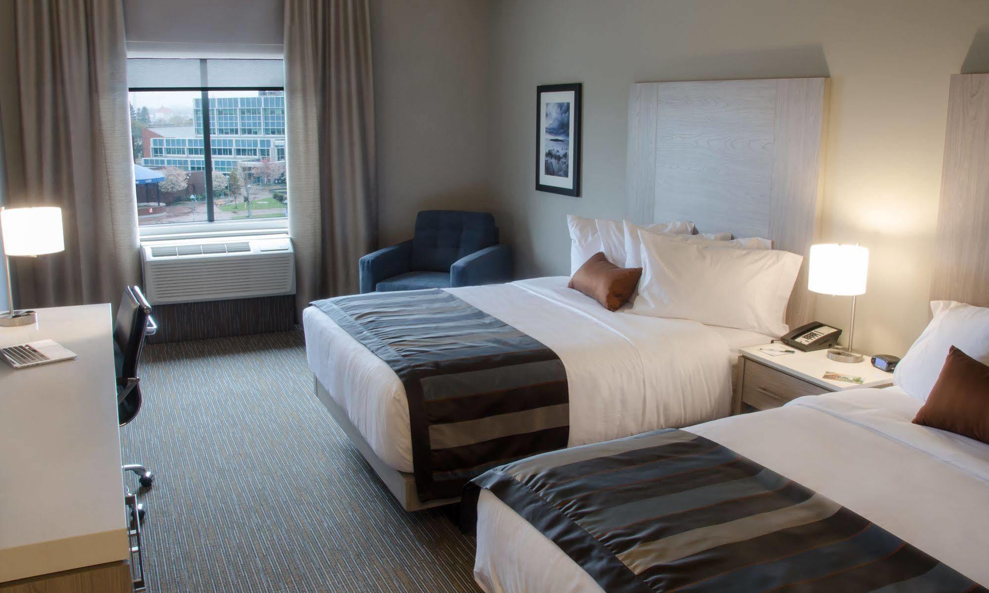Wingate By Wyndham Dieppe Moncton Bagian luar foto