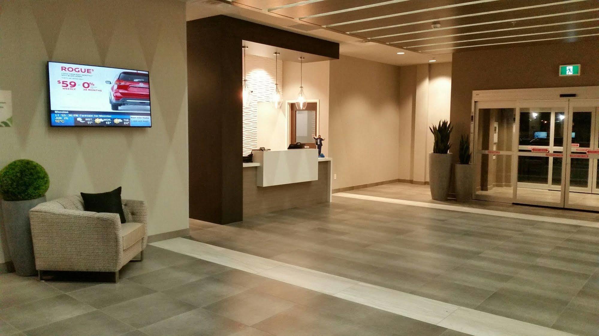 Wingate By Wyndham Dieppe Moncton Bagian luar foto