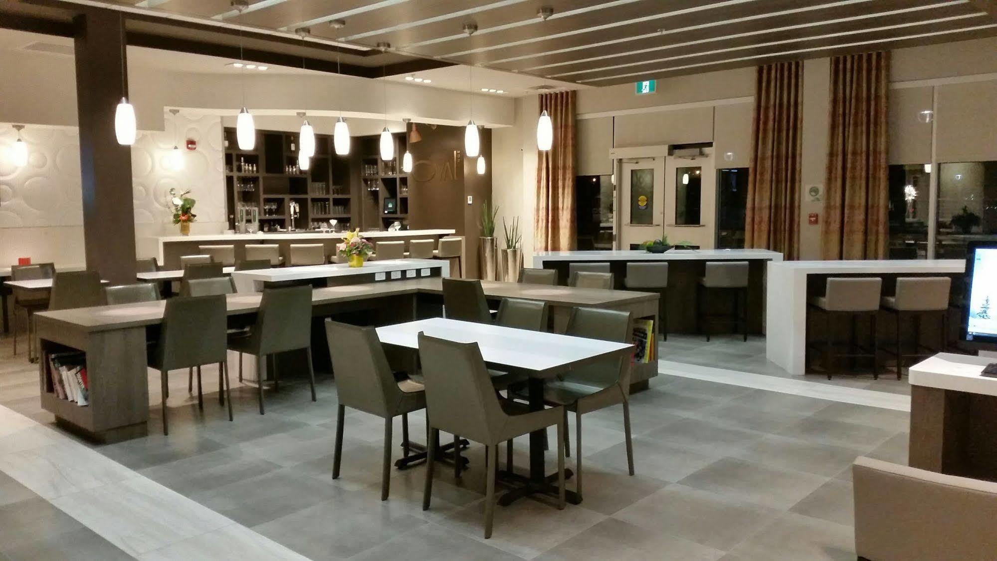 Wingate By Wyndham Dieppe Moncton Bagian luar foto